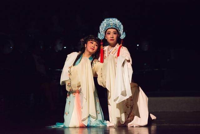 荣程小百花民族交响越剧《梁祝情诗》天津大剧院上演